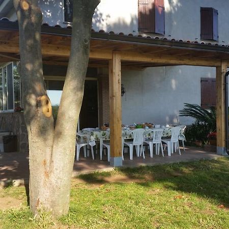 La Finestra Sul Cortile Bed and Breakfast Pomezia Exteriör bild