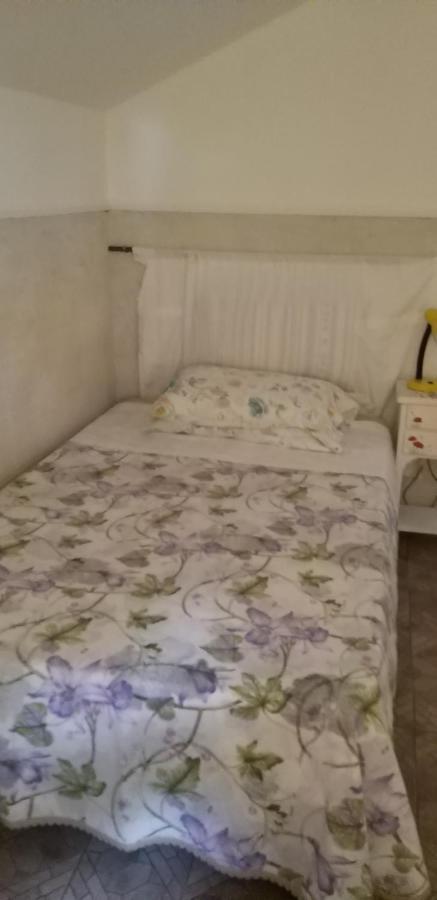 La Finestra Sul Cortile Bed and Breakfast Pomezia Exteriör bild